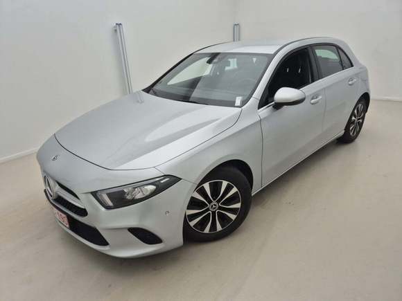 Pogled od napred levo