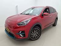 Вид спереди слева