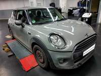 Pogled desno spredaj