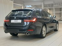 Pogled od pozadi desno