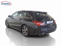 Skats no kreisās puses aizmugurē