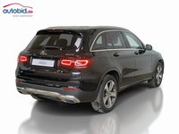 Skats no labās puses aizmugurē