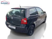 Pogled od pozadi desno