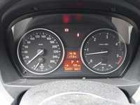 Pogled na kombinovani instrument