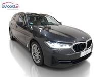 Skats no labās puses priekšā