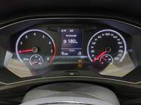 Pohled na přístrojovou desku