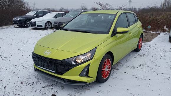 Pogled od napred levo