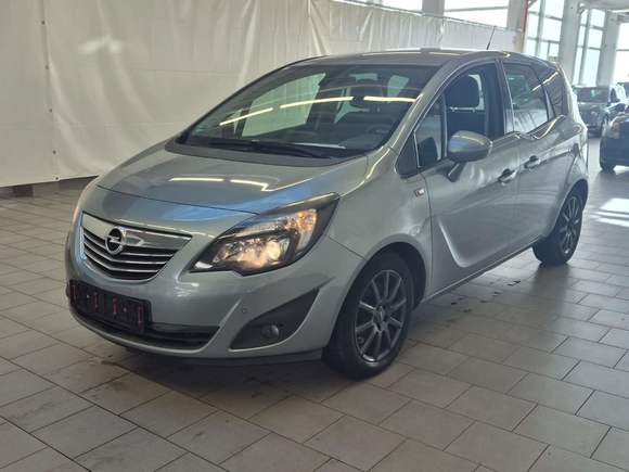 Pogled od napred levo