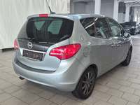 Pogled od pozadi desno