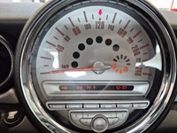 Pohled na přístrojovou desku