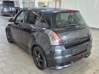 Pogled od pozadi levo