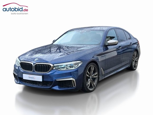 Skats no kreisās puses priekšā