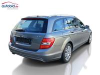 Vue de l’arrière droit