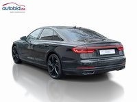 Skats no kreisās puses aizmugurē