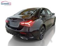 Pogled sprijeda desno