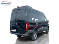 Pogled od pozadi desno