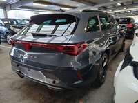 Pogled od pozadi desno