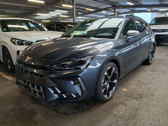 Pogled od napred levo