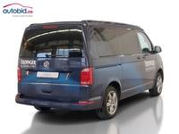 Skats no labās puses aizmugurē