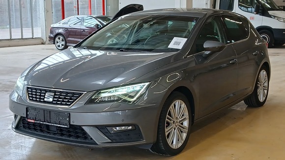 Pogled sprijeda lijevo