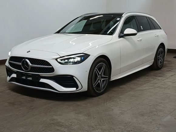 Pogled od napred levo