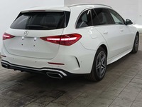 Pogled od pozadi desno