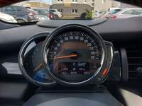 Pogled na kombinovani instrument