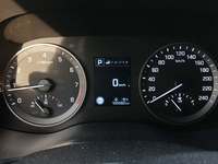 Pohľad na združený prístroj na palubnej doske