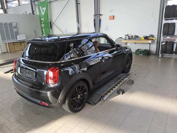 Vista anteriore sinistra