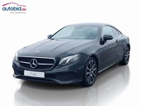 Skats no kreisās puses priekšā