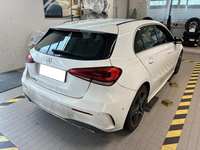 Aanzicht achter rechts