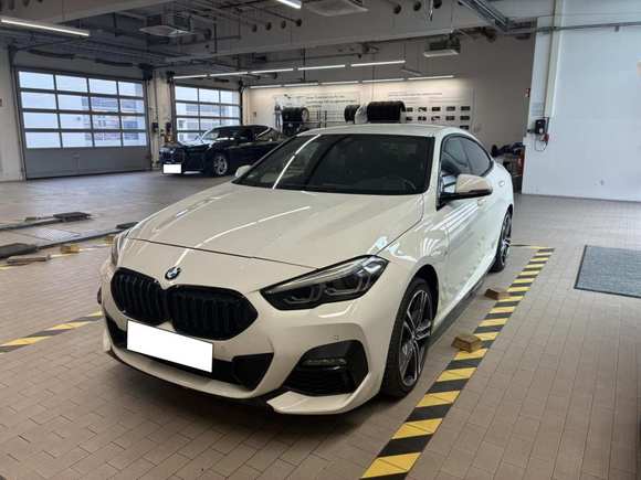 Vista anteriore sinistra