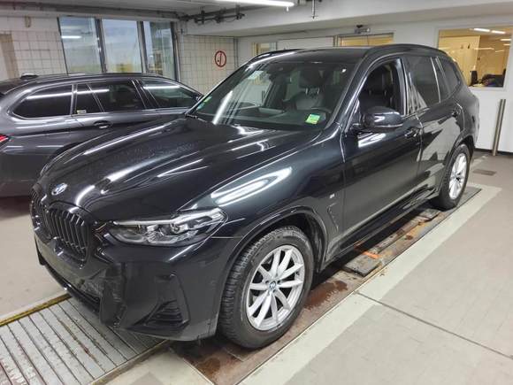 Pogled od napred levo