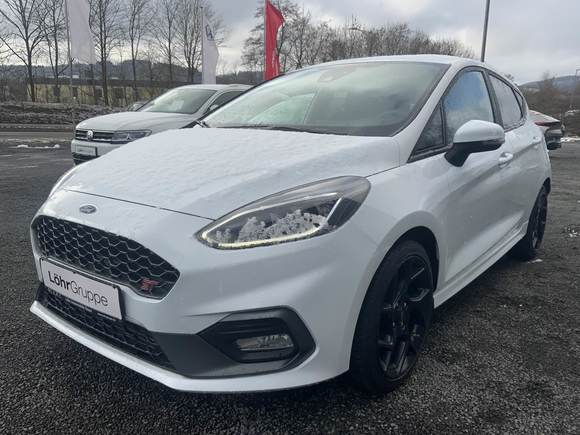 Вид спереди слева