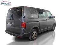 Skats no labās puses aizmugurē