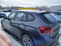 Vaade tagant vasakult