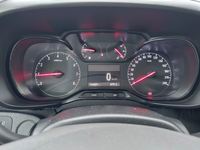 Pohled na přístrojovou desku