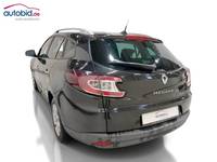 Vue de l’arrière gauche