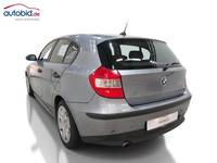 Vue de l’arrière gauche