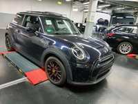 Pogled desno spredaj