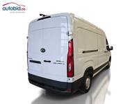 Vue de l’arrière gauche