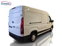 Vue de l’arrière gauche