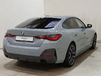 Pogled od pozadi desno