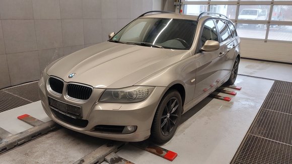 Pogled sprijeda lijevo