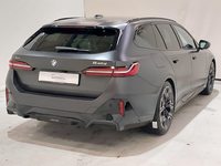 Skats no labās puses aizmugurē