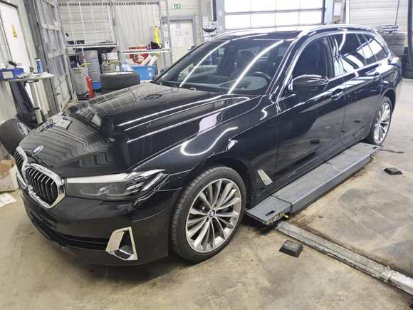 Pogled sprijeda lijevo