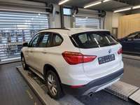 Aanzicht achter links