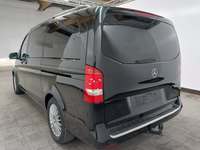 Vaade tagant vasakult