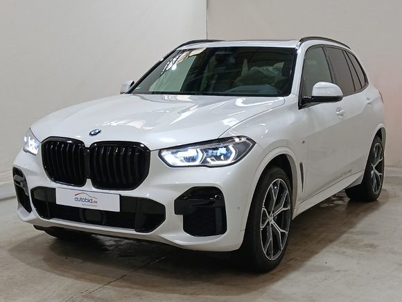 Skats no kreisās puses priekšā