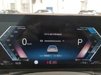 Pohľad na združený prístroj na palubnej doske